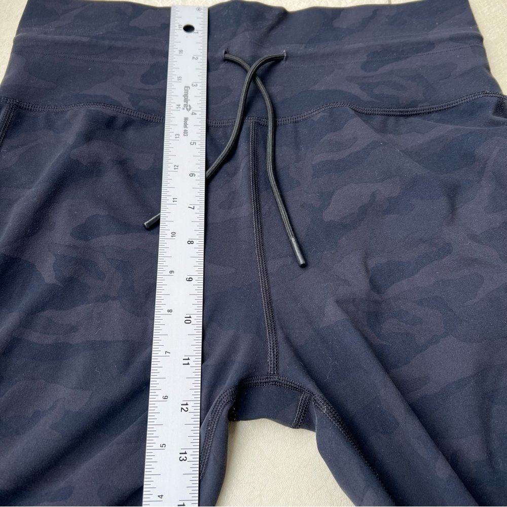 Vuori Women's Joggers Black Tone On Tone Camouflage Women’s Size Small - Picture 8 of 9